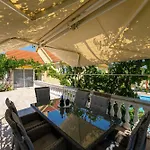 My Dalmatia - Sucic With Private Pool And Mountain View Prázdninový dům *