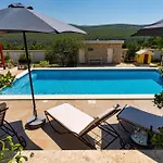 My Dalmatia - Sucic With Private Pool And Mountain View Prázdninový dům *