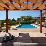 My Dalmatia - Sucic With Private Pool And Mountain View Obrovac