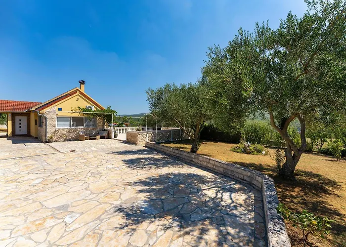 別荘 My Dalmatia - Sucic With Private Pool And Mountain View オブロヴァツ