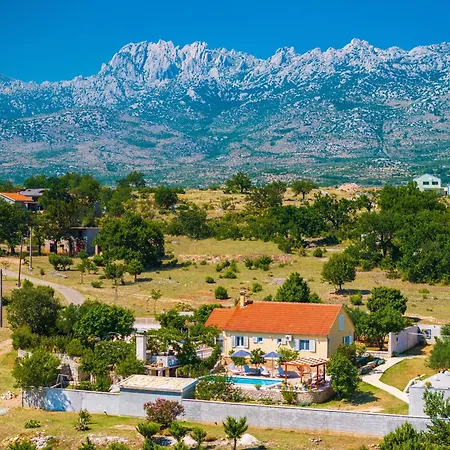 My Dalmatia - Sucic With Private Pool And Mountain View *
