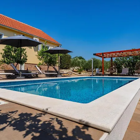 My Dalmatia - Sucic With Private Pool And Mountain View * Obrovac