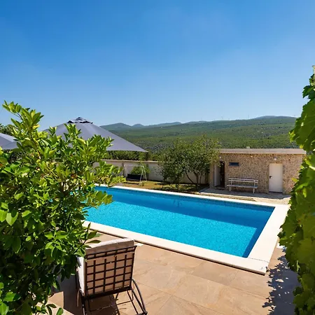 Dom wakacyjny My Dalmatia - Sucic With Private Pool And Mountain View *