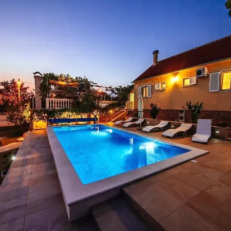 My Dalmatia - Sucic With Private Pool And Mountain View Dom wakacyjny Obrovac
