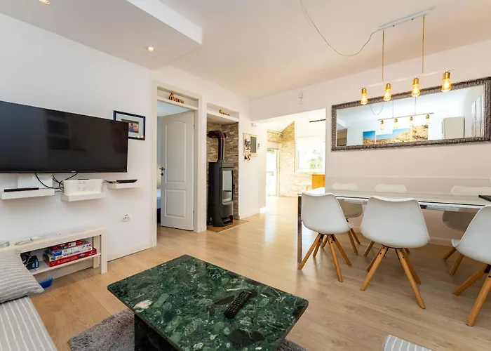 My Dalmatia - Sucic With Private Pool And Mountain View Obrovac