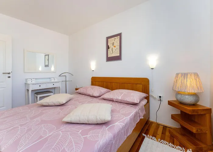 My Dalmatia - Sucic With Private Pool And Mountain View Obrovac