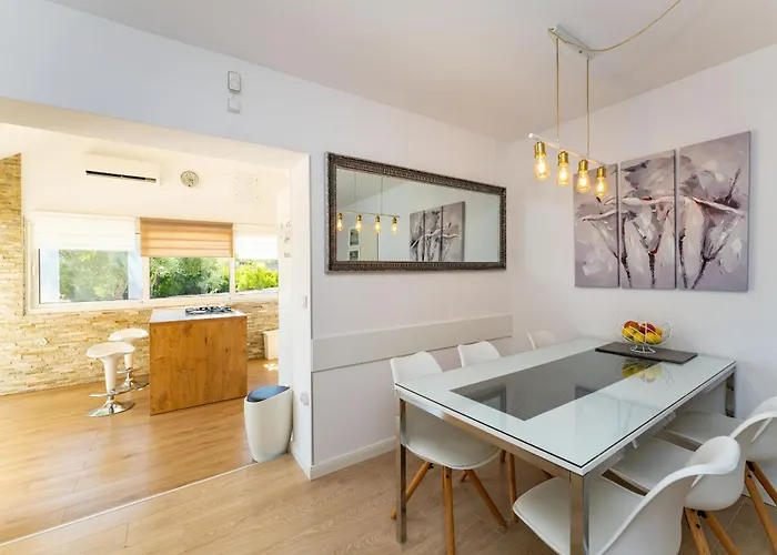 My Dalmatia - Sucic With Private Pool And Mountain View *