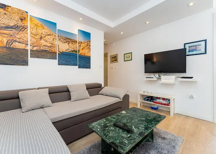 My Dalmatia - Sucic With Private Pool And Mountain View