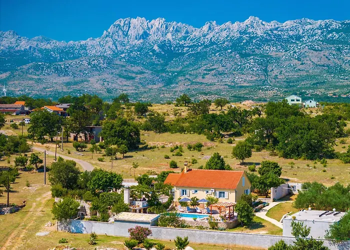 My Dalmatia - Sucic With Private Pool And Mountain View *