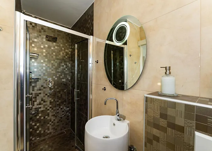 My Dalmatia - Sucic With Private Pool And Mountain View *